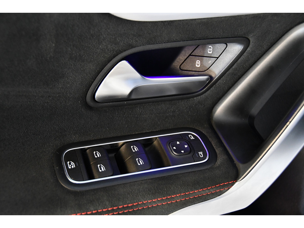 Mercedes-Benz A-klasse 250 Premium Plus, Burmester, Schuifkantel, Sfeerverlichting 9