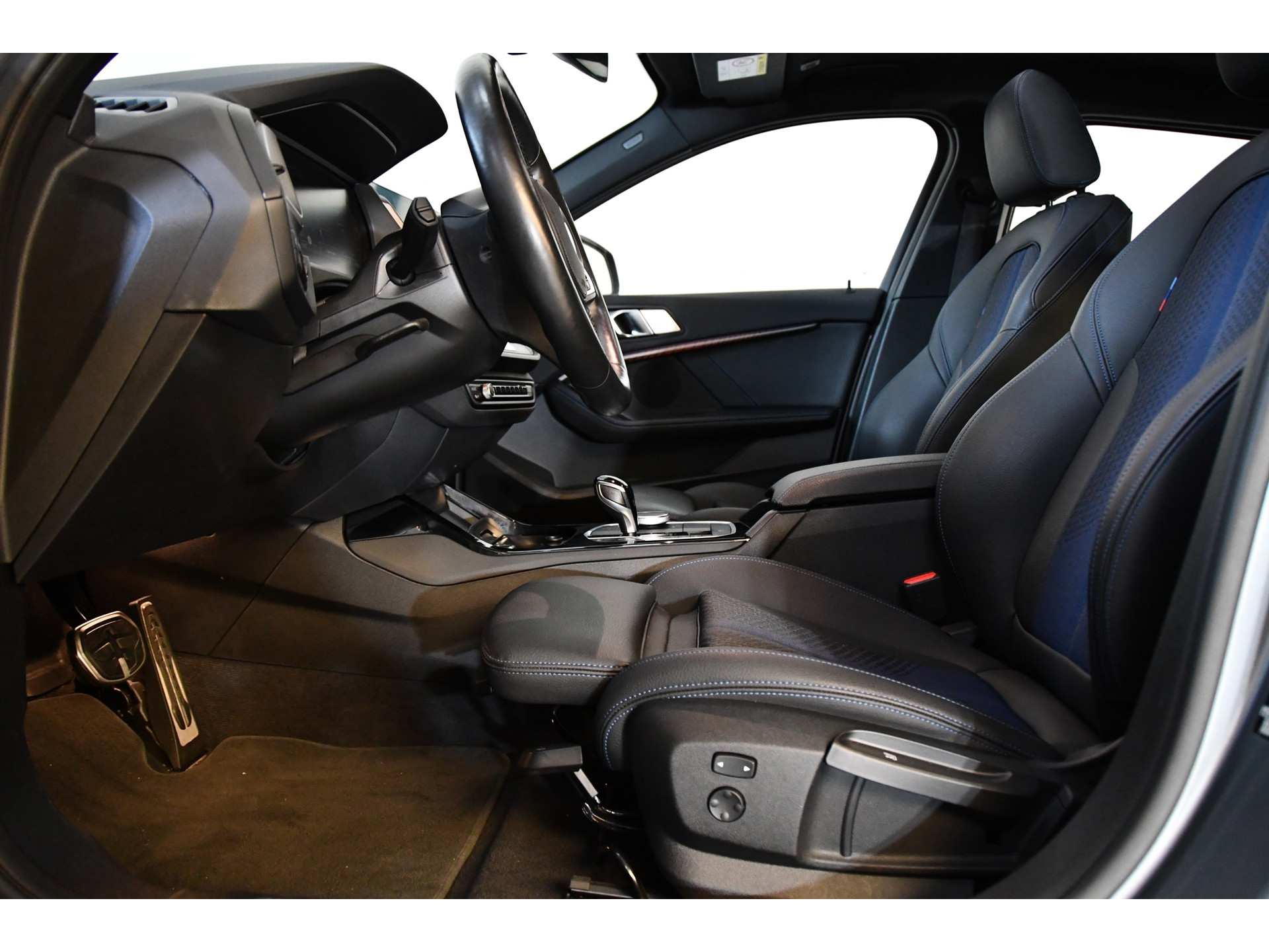 Bmw 1-serie 118 i Executive M Sport Pakket Pano Sfeerverlichting 4