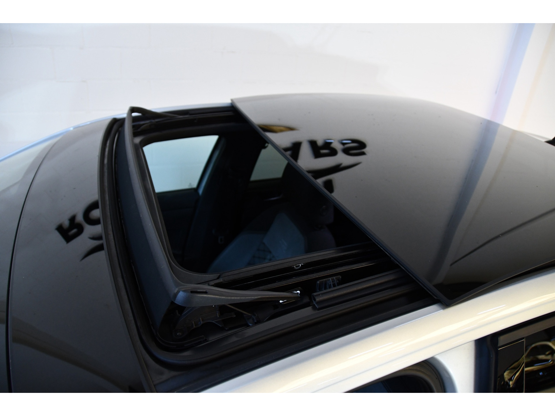Volkswagen TAIGO 1.5 TSI R-Line Business Pano Camera 1