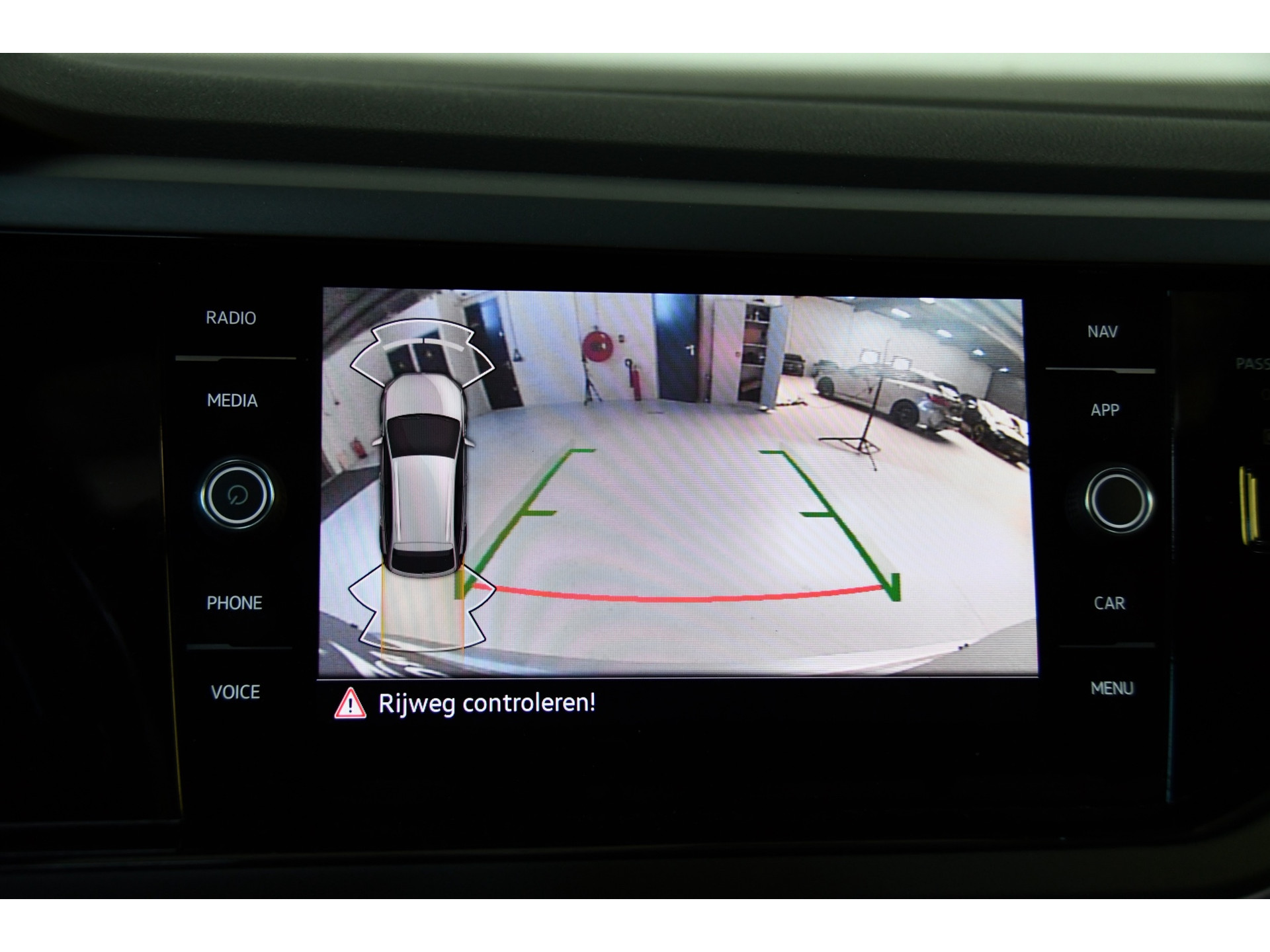 Volkswagen TAIGO 1.5 TSI R-Line Business Pano Camera 18