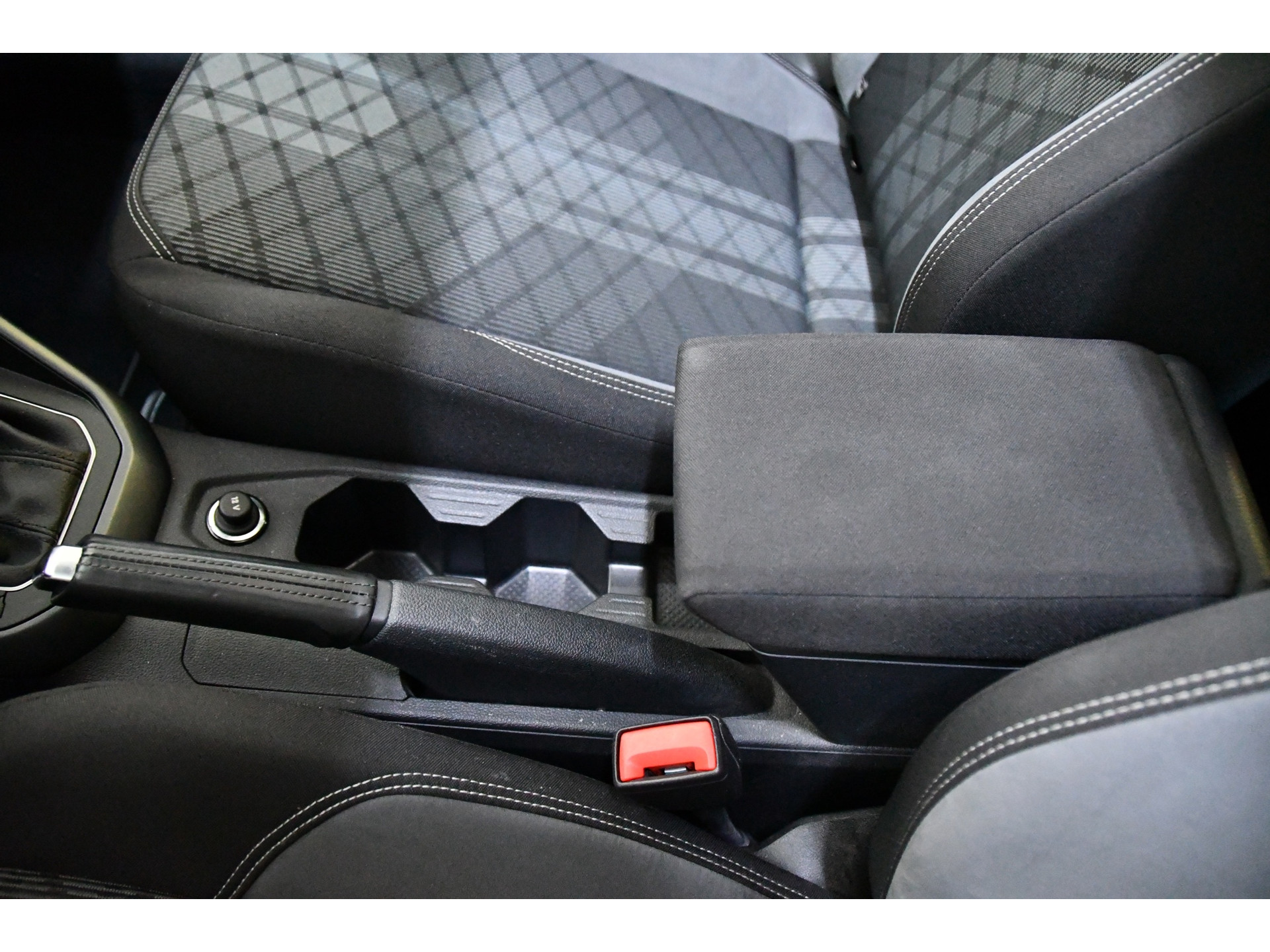 Volkswagen TAIGO 1.5 TSI R-Line Business Pano Camera 20