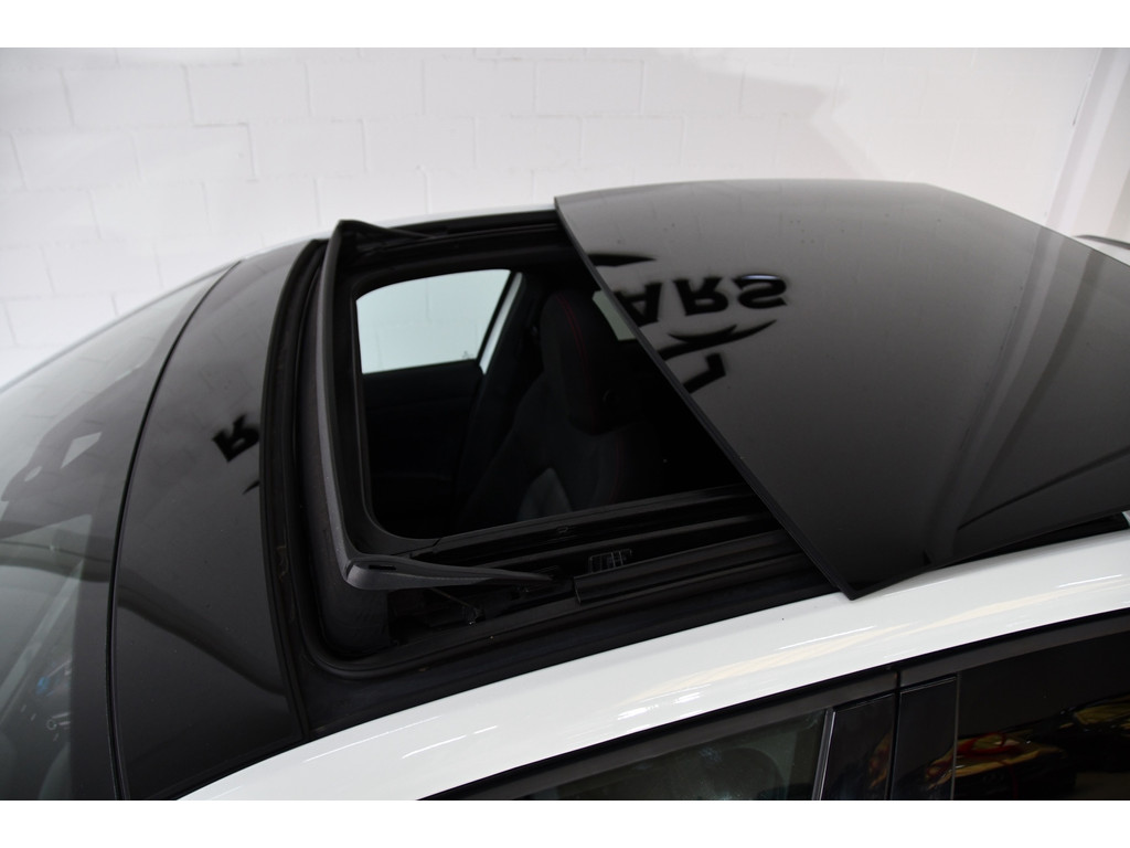 Volkswagen POLO 2.0 TSI GTI Pano Acc Keyless 1