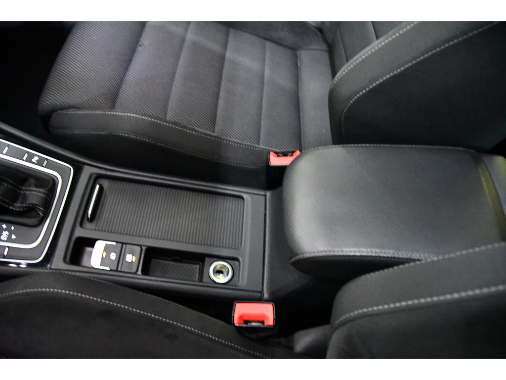Volkswagen Golf 2.0 TSI R 4 Motion Golf 2.0 TSI 4 Motion R Pano Virtual Acc 21
