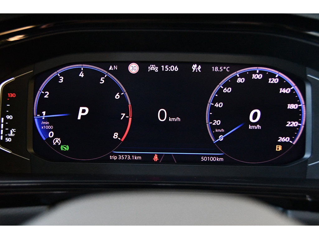 Volkswagen T-ROC 1.5 TSI R-Line Pano/Beats/Iq-light 13