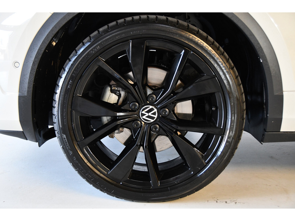 Volkswagen T-ROC 1.5 TSI R-Line Pano/Beats/Iq-light 2