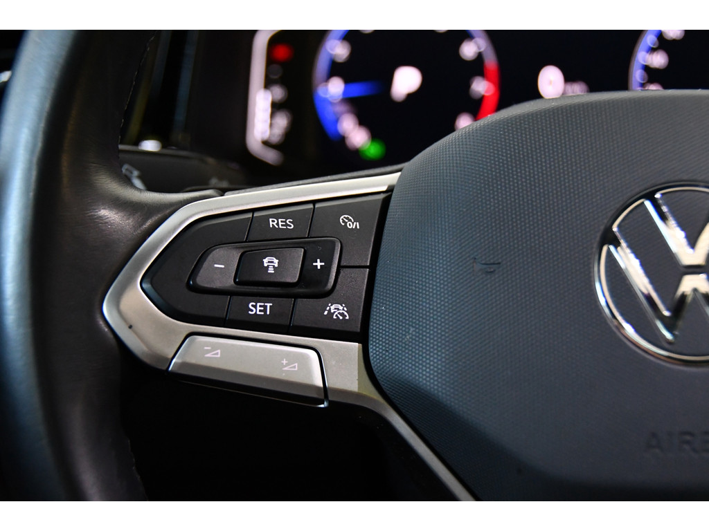 Volkswagen T-ROC 1.5 TSI R-Line Pano/Beats/Iq-light 8