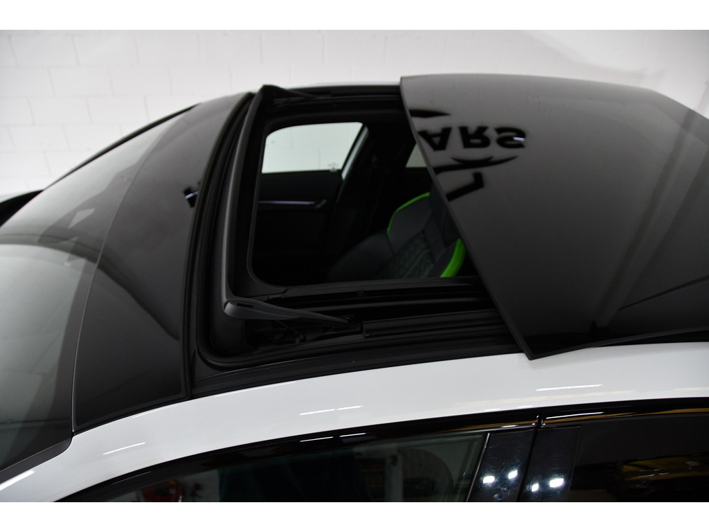 Audi RS3 Limousine 2.5 TFSI quattro, Hulk edition, Keramisch, Panoramadak 2