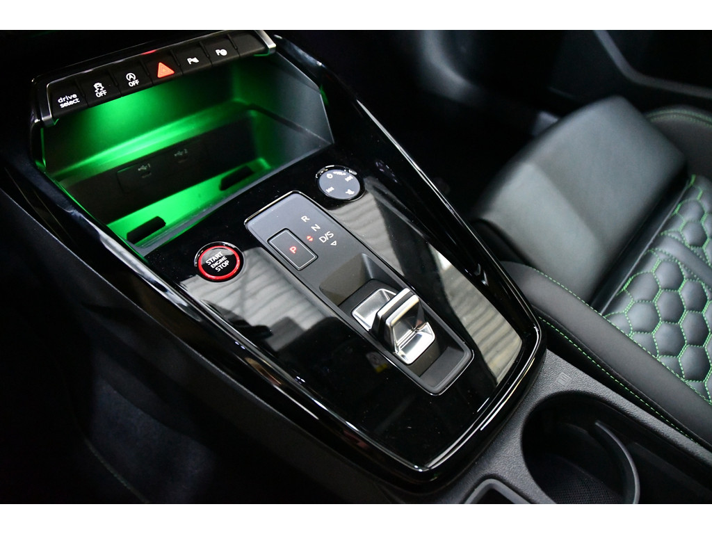 Audi RS3 Limousine 2.5 TFSI quattro, Hulk edition, Keramisch, Panoramadak 23