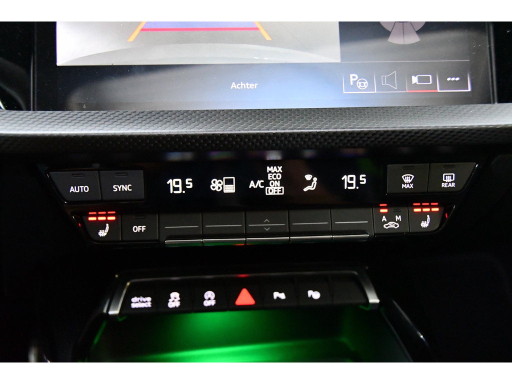 Audi RS3 Limousine 2.5 TFSI quattro, Hulk edition, Keramisch, Panoramadak 24