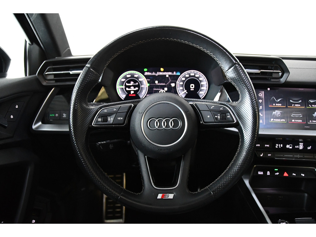 Audi A3 Sportback 40TFSI e Business S-line, Panoramadak, Applecarplay 10