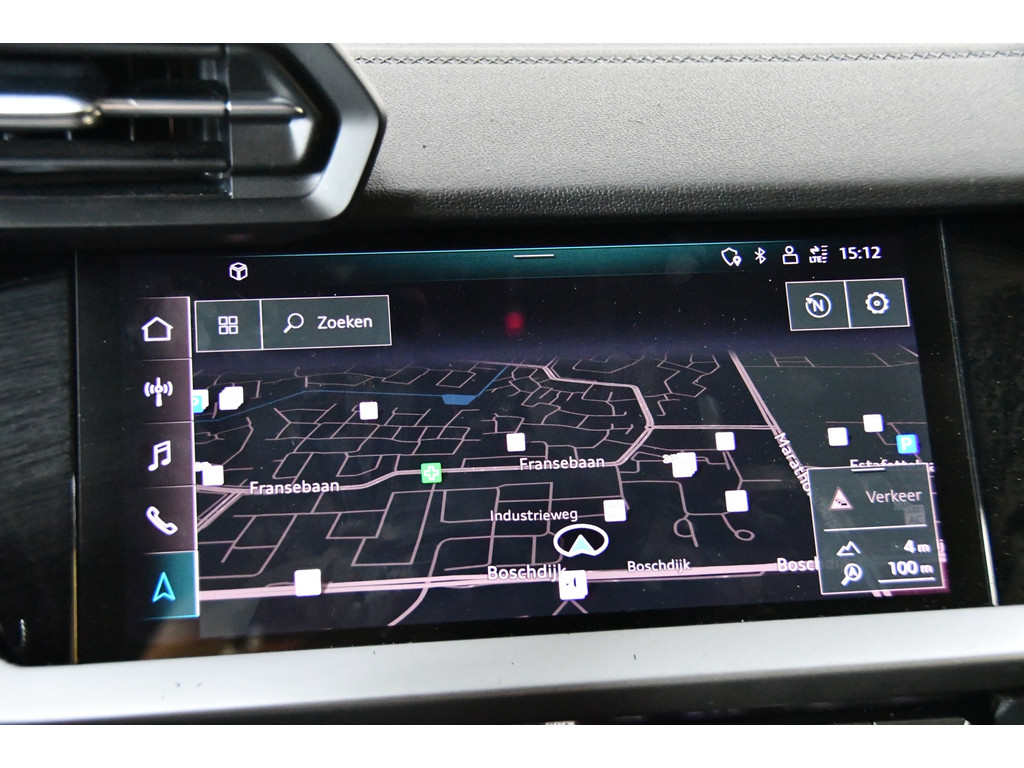 Audi A3 Sportback 40TFSI e Business S-line, Panoramadak, Applecarplay 12