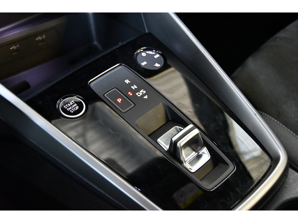 Audi A3 Sportback 40TFSI e Business S-line, Panoramadak, Applecarplay 21
