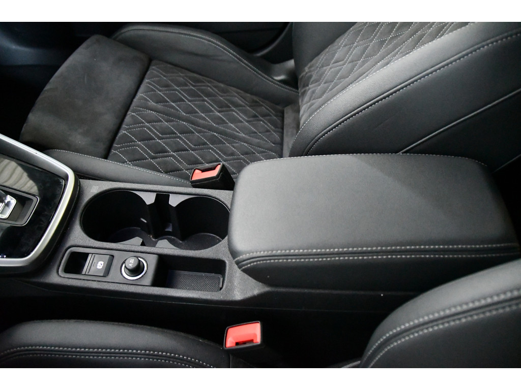 Audi A3 Sportback 40TFSI e Business S-line, Panoramadak, Applecarplay 22