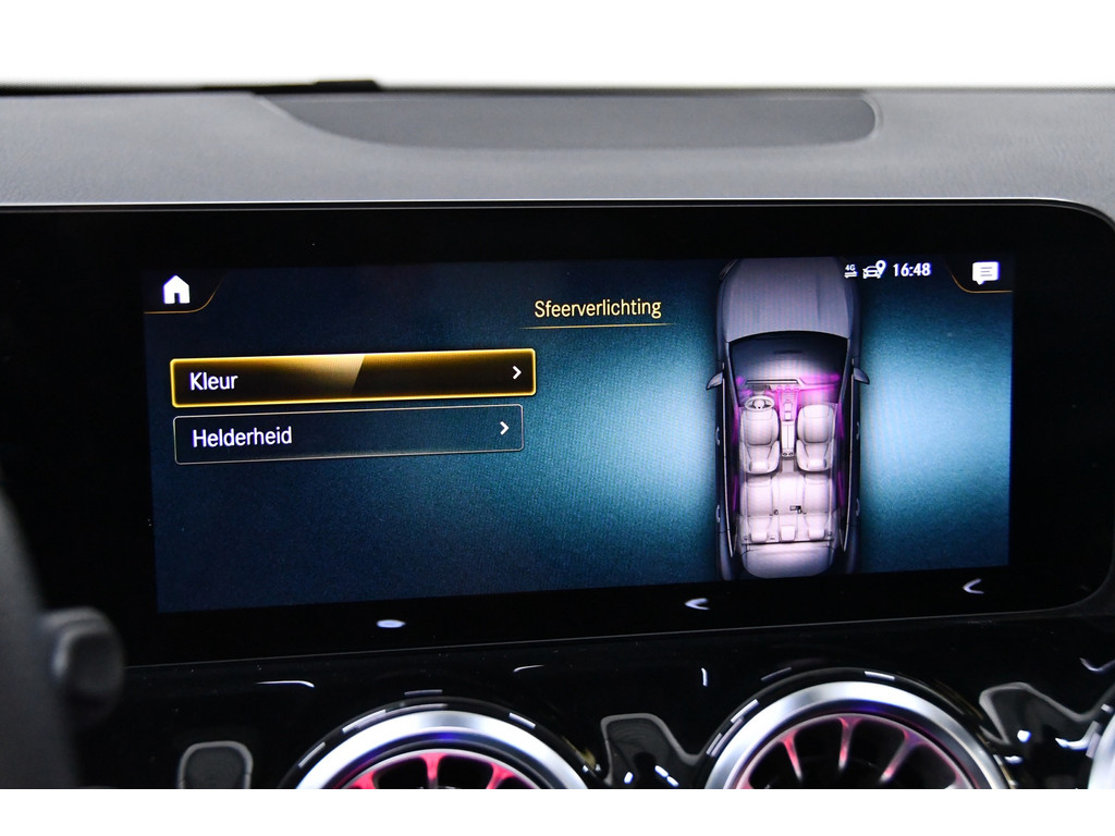 Mercedes-Benz GLA-Klasse 250 AMG-line 4Matic 16