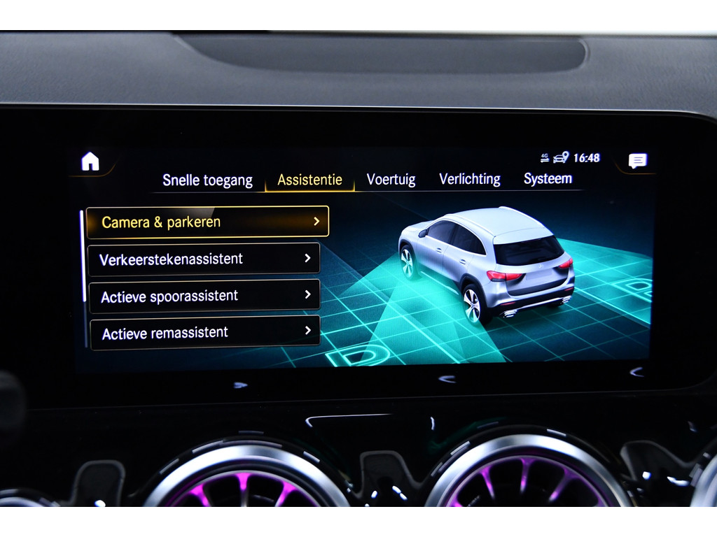 Mercedes-Benz GLA-Klasse 250 AMG-line 4Matic 18