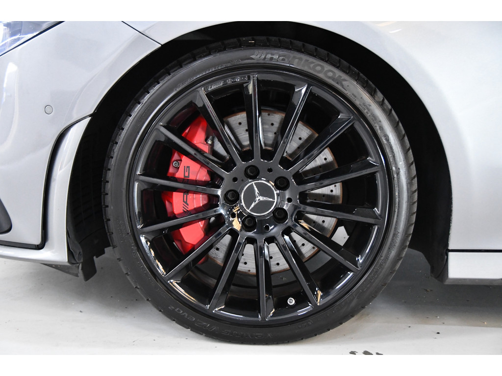 Mercedes-Benz CLA-klasse Shooting Brake AMG 35 4MATIC 1