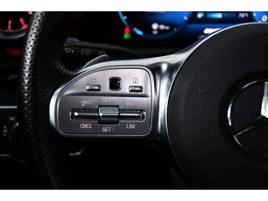 Mercedes-Benz CLA-klasse Shooting Brake AMG 35 4MATIC 12