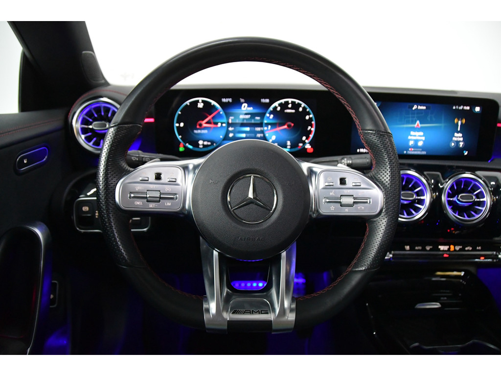 Mercedes-Benz CLA-klasse Shooting Brake AMG 35 4MATIC 13