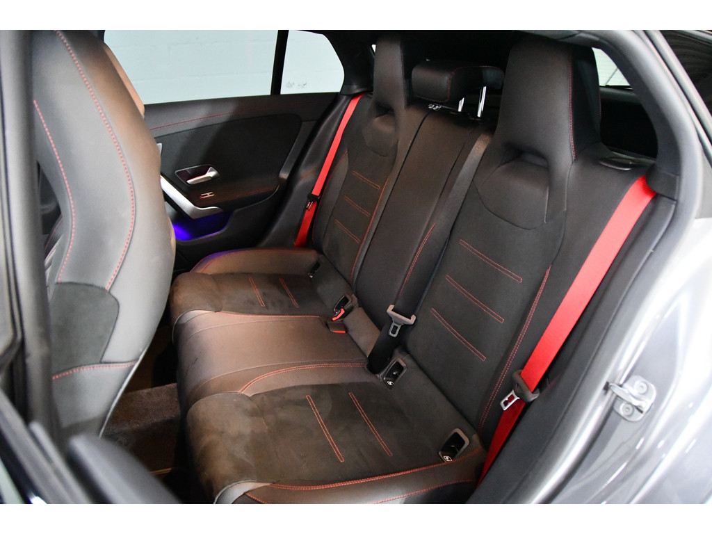 Mercedes-Benz CLA-klasse Shooting Brake AMG 35 4MATIC 5