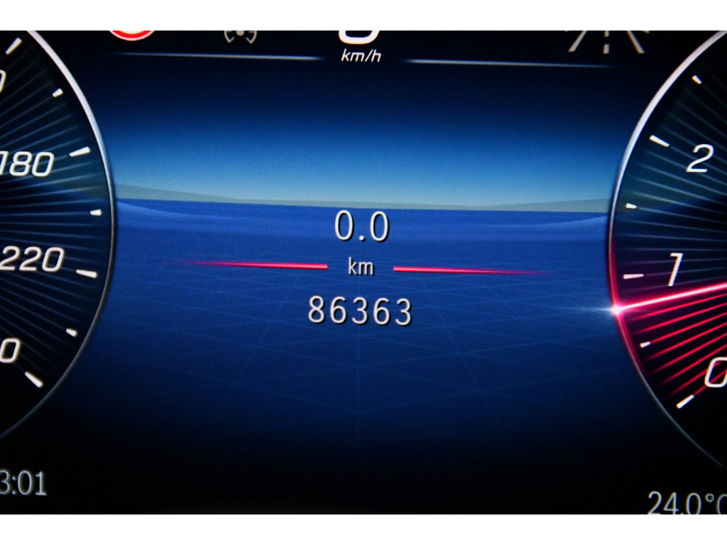 Mercedes-Benz A-klasse A200 AMG-Line Pano Cam Night 12