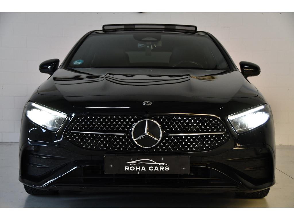 Mercedes-Benz A-klasse A200 AMG-Line Pano Cam Night 25