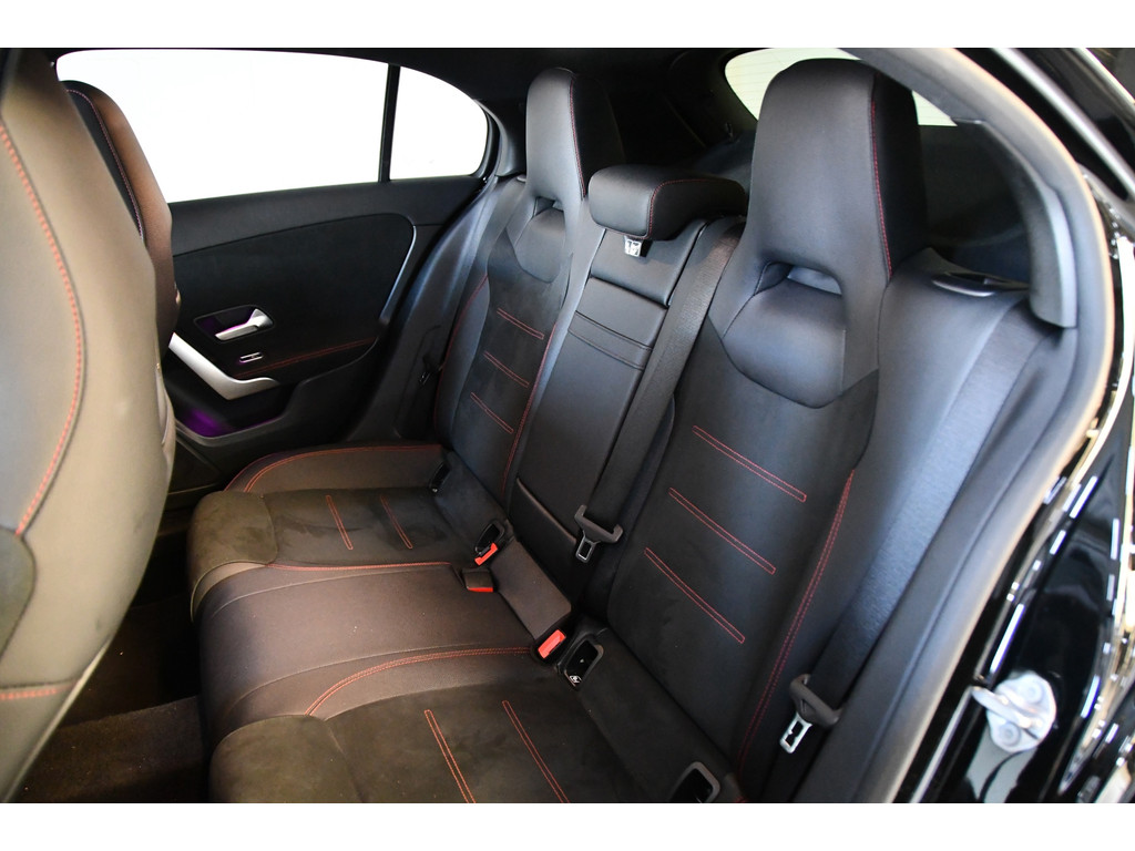 Mercedes-Benz A-klasse A200 AMG-Line Pano Cam Night 5
