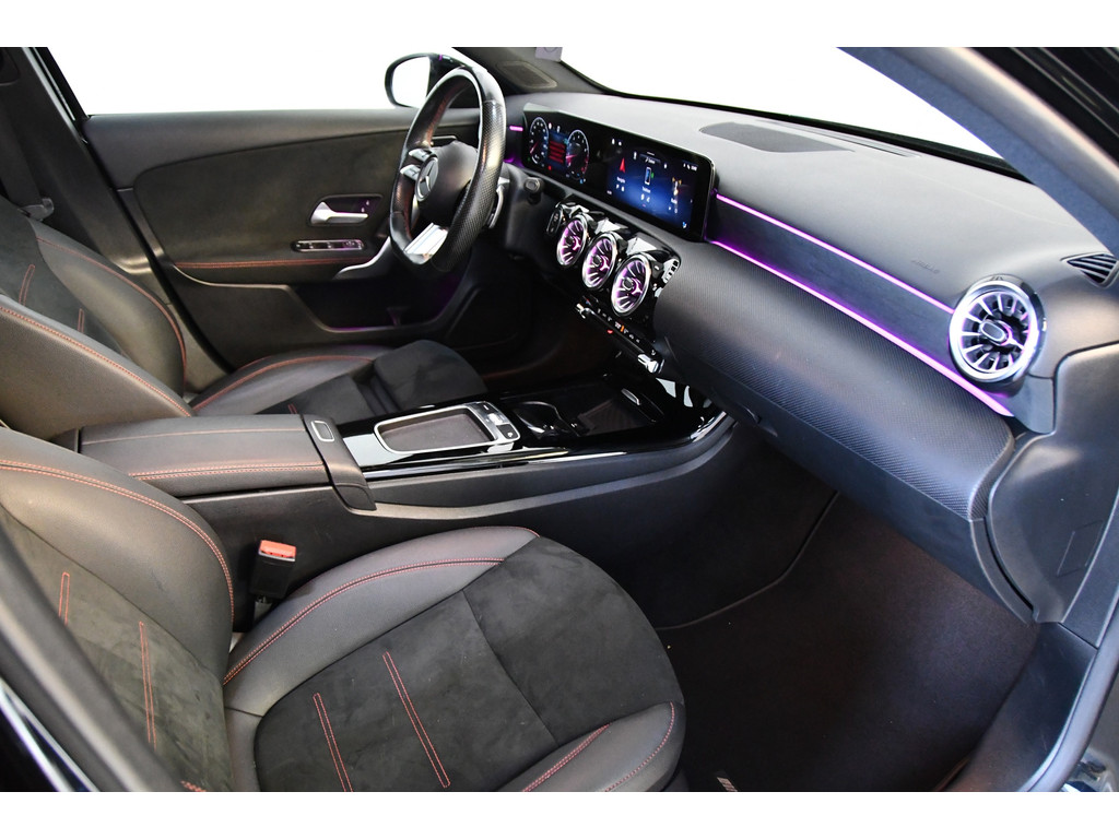 Mercedes-Benz A-klasse A200 AMG-Line Pano Cam Night 7