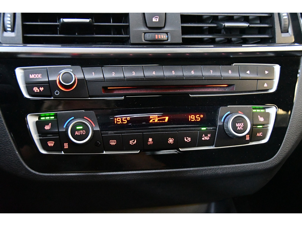 BMW 1-serie 118i Sport Line Edition, Schuifdak, Navi 13