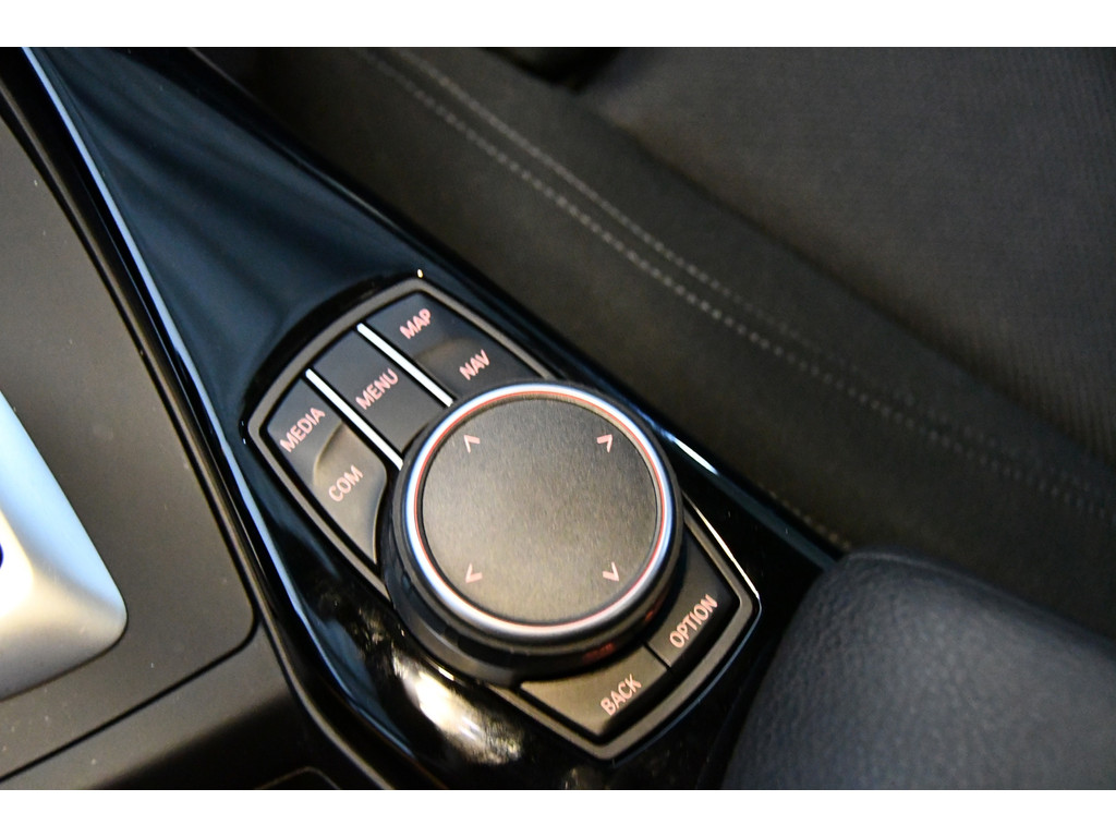 BMW 1-serie 118i Sport Line Edition, Schuifdak, Navi 19