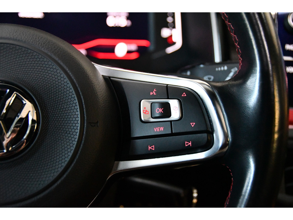 Volkswagen Polo 2.0 TSI GTI Pano Virtual Beats Led 10