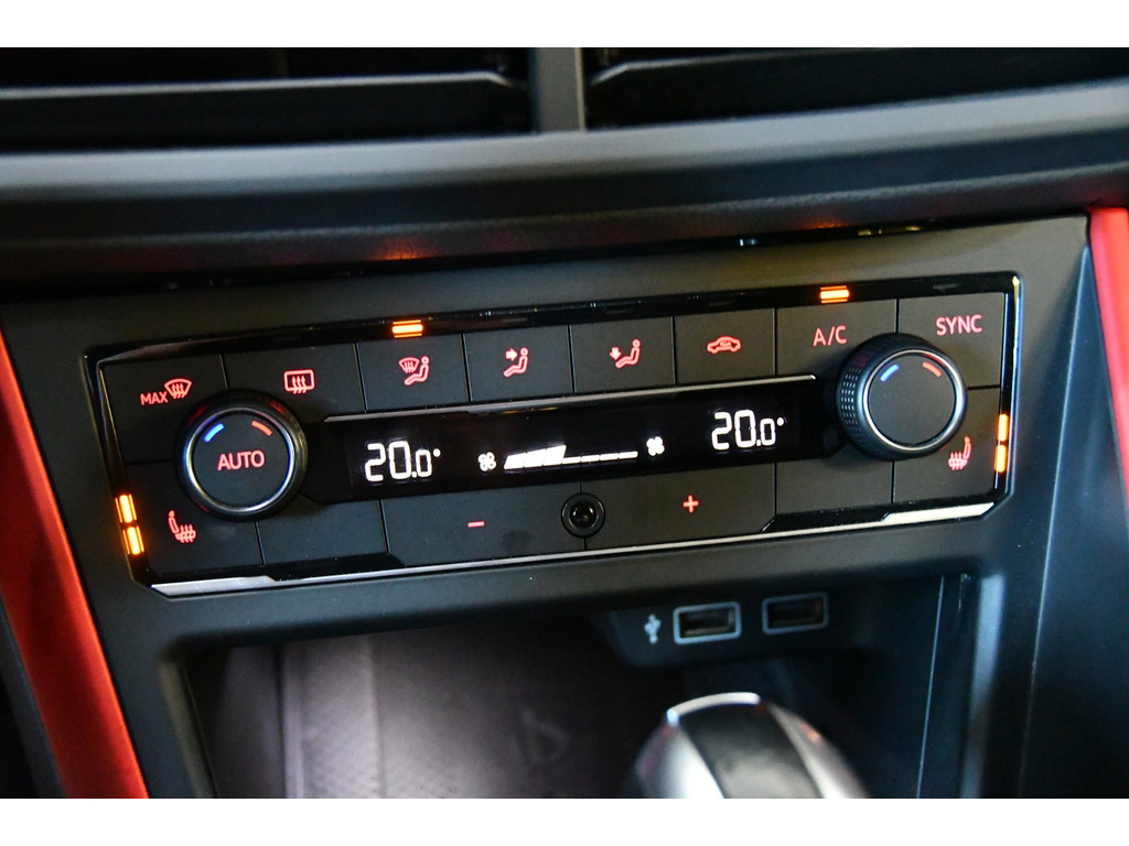 Volkswagen Polo 2.0 TSI GTI Pano Virtual Beats Led 14