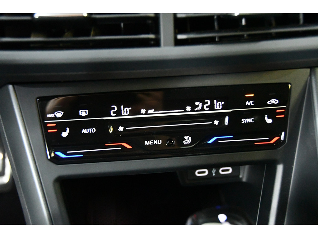 Volkswagen Polo 1.0 TSI R-line pano dsg keyless iq light 18