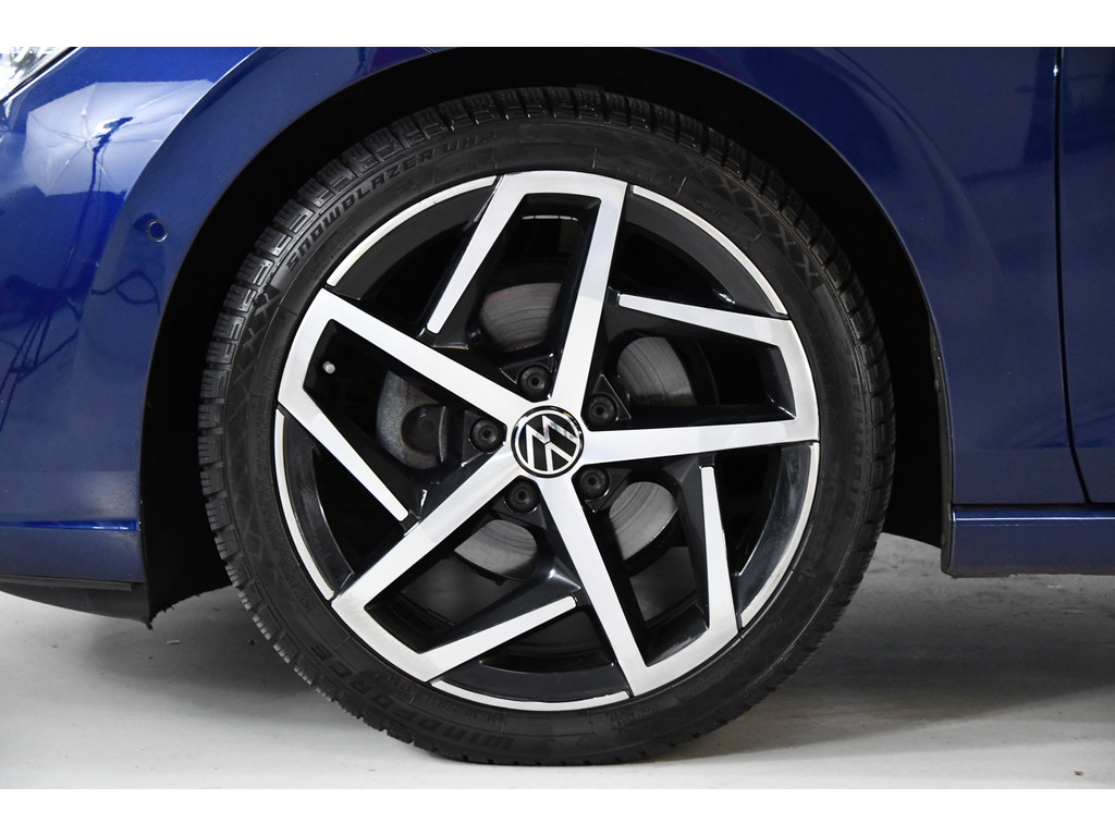 Volkswagen Golf 1.5 eTSI Pano/Memory/Sfeer/Blindspot/Keyless 2