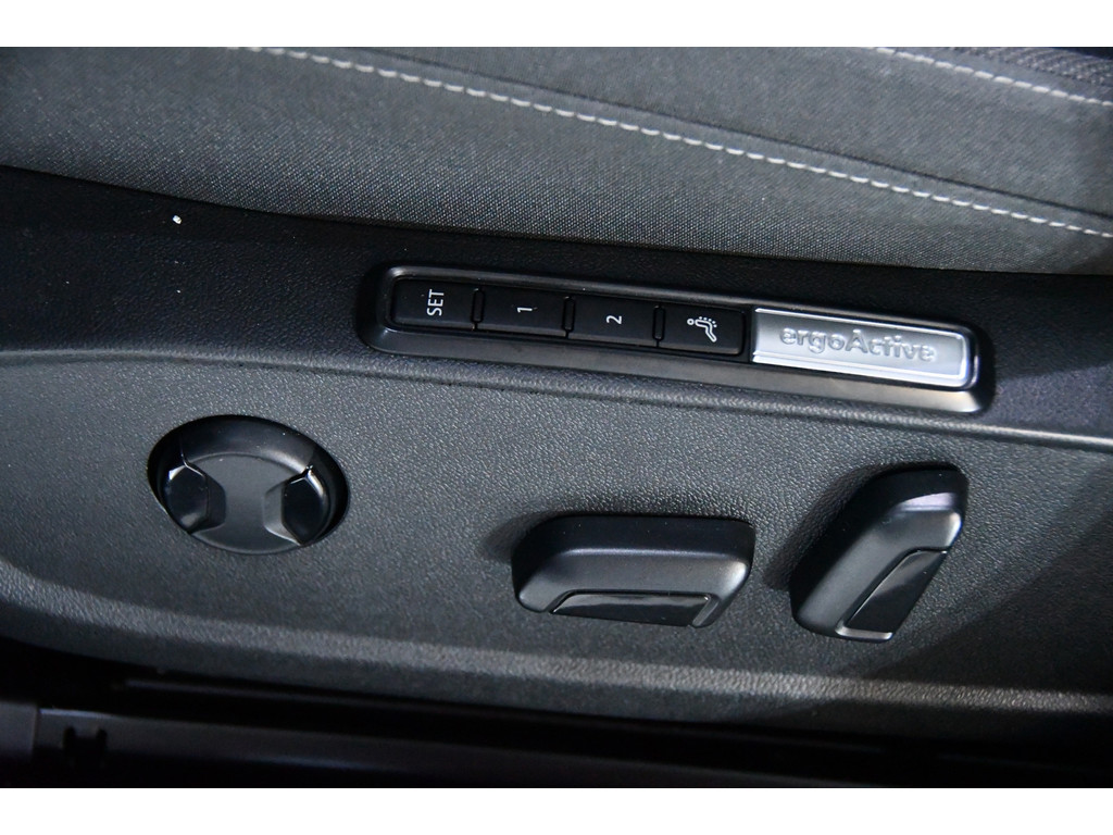 Volkswagen Golf 1.5 eTSI Pano/Memory/Sfeer/Blindspot/Keyless 5