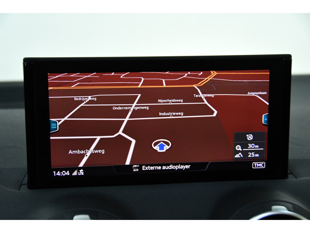 Audi Q2 35 TFSI S Edition, Blackline, Panoramadak 14