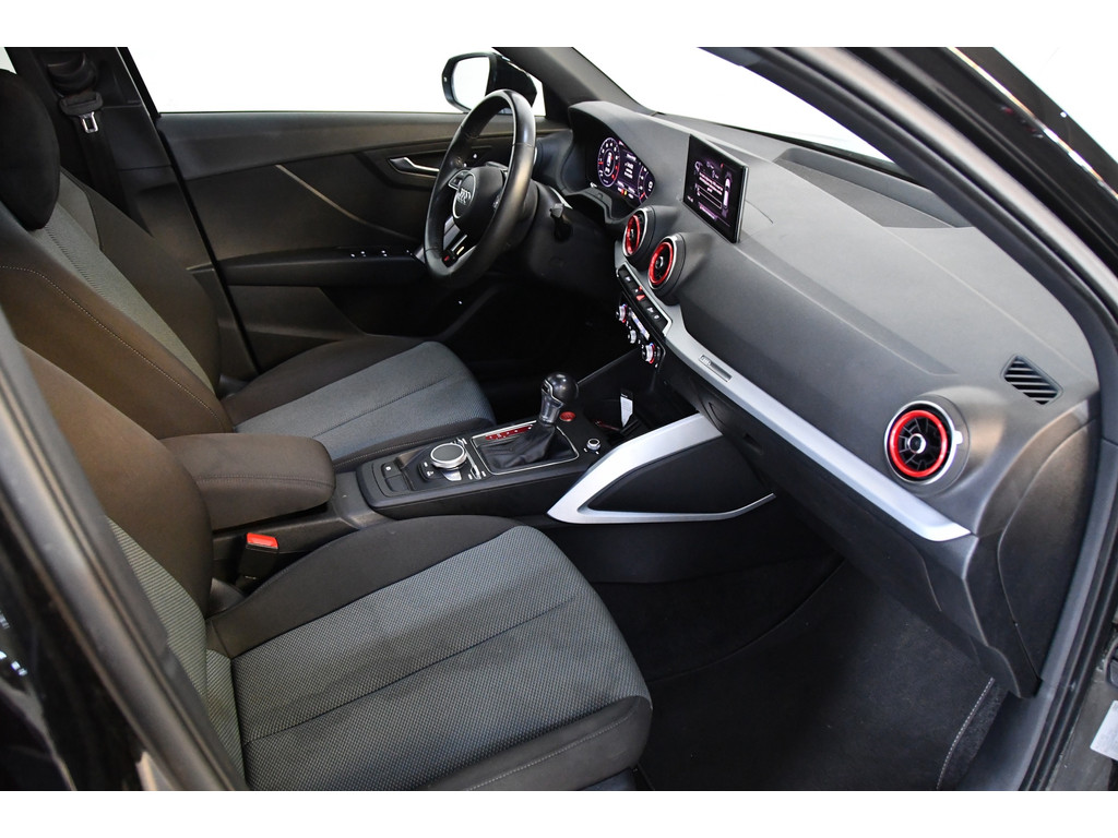 Audi Q2 35 TFSI S Edition, Blackline, Panoramadak 6