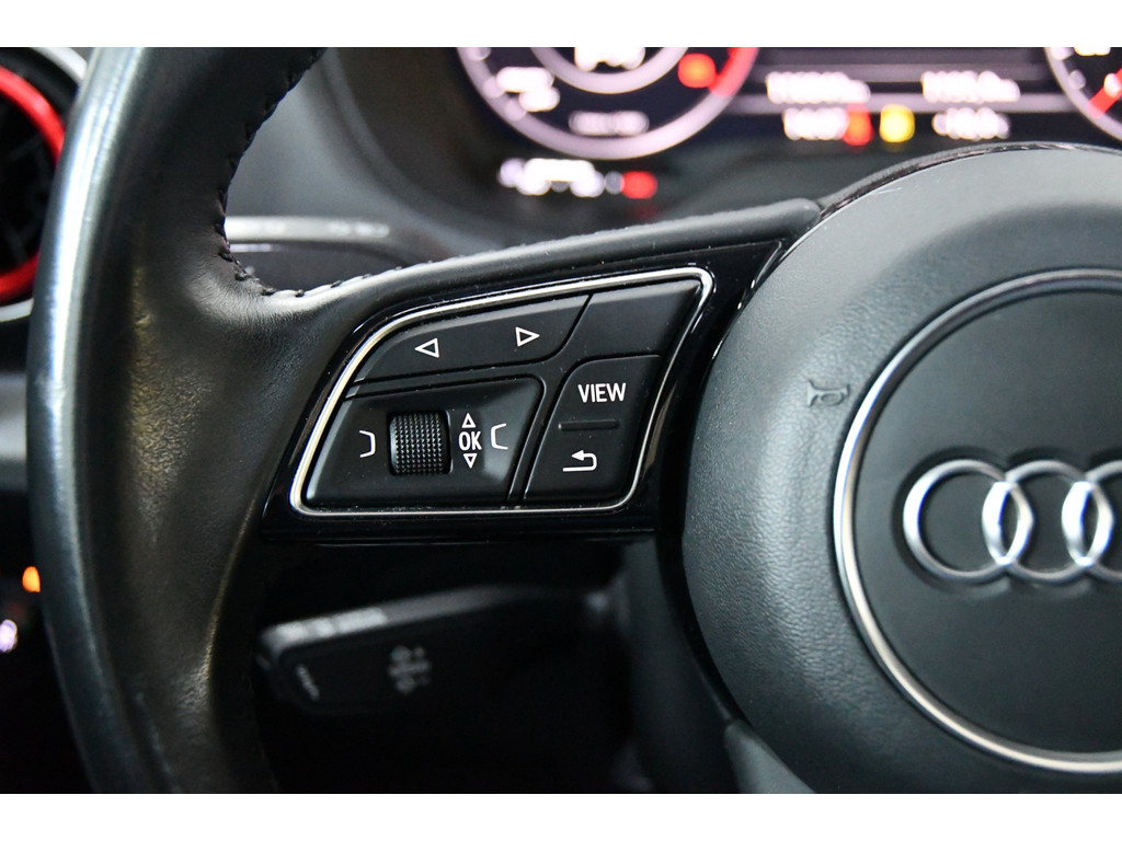 Audi Q2 35 TFSI S Edition, Blackline, Panoramadak 8