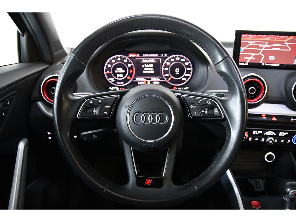 Audi Q2 35 TFSI S Edition, Blackline, Panoramadak 9