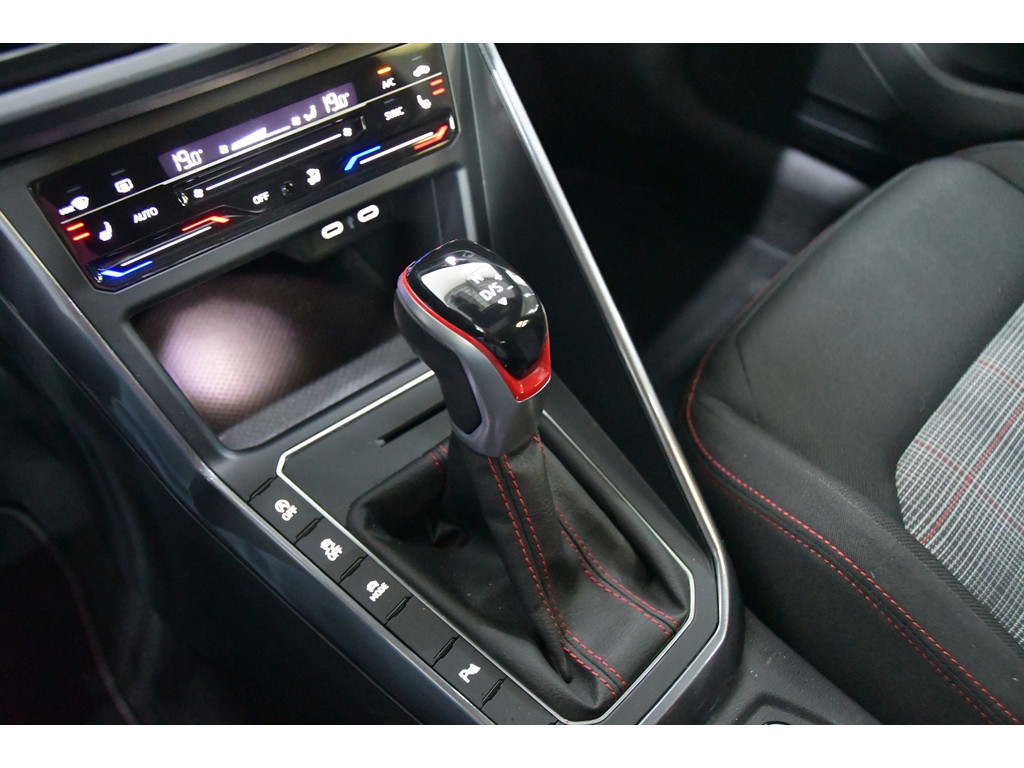 Volkswagen POLO 2.0 TSI GTI PANO IQ light Lane assist ACC 12