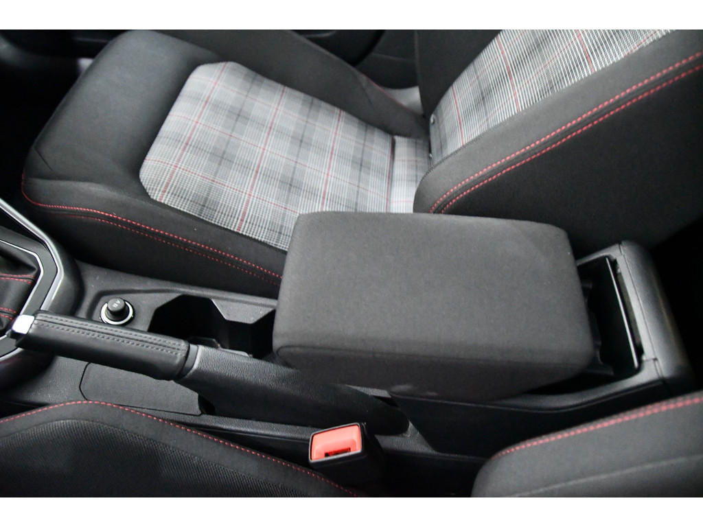 Volkswagen POLO 2.0 TSI GTI PANO IQ light Lane assist ACC 15