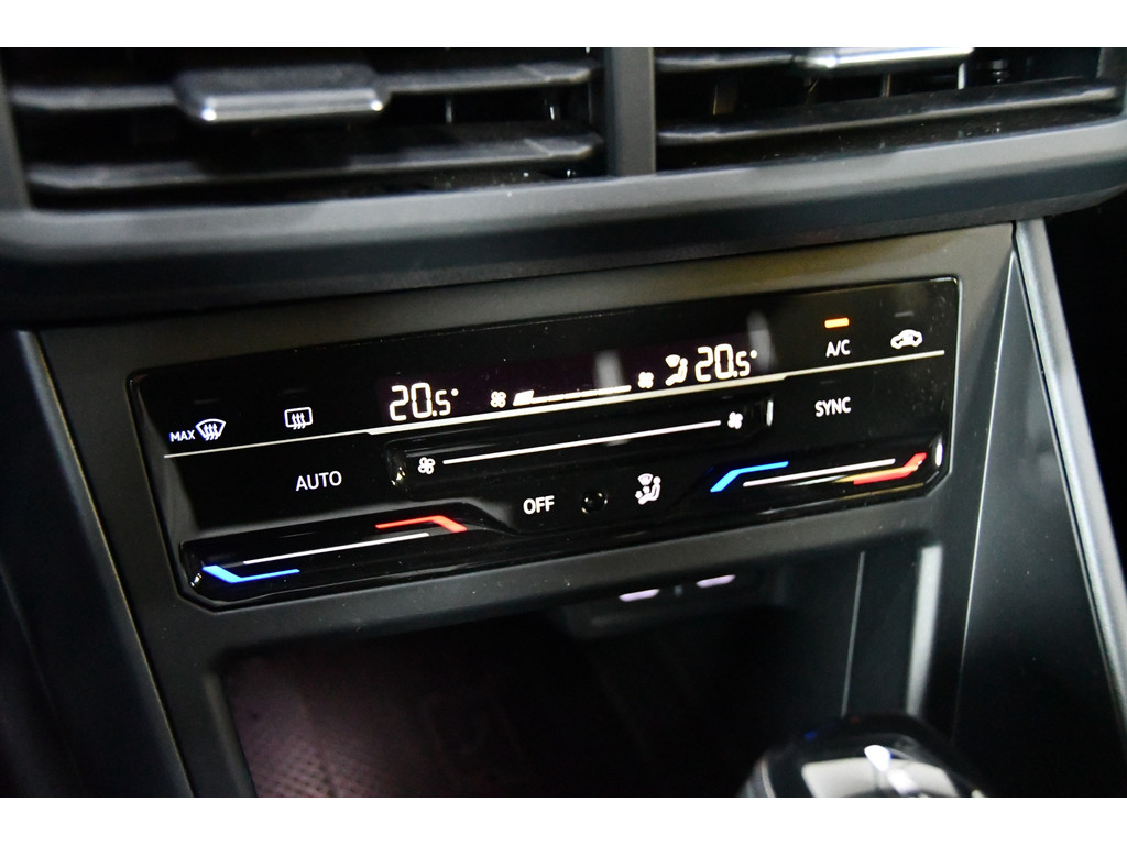 Volkwagen Taigo 1.0 TSI R-Line Business Pano/Aut/Side-assist 12