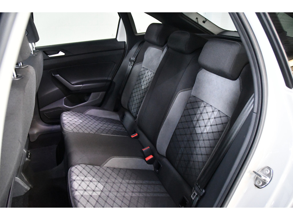 Volkwagen Taigo 1.0 TSI R-Line Business Pano/Aut/Side-assist 5