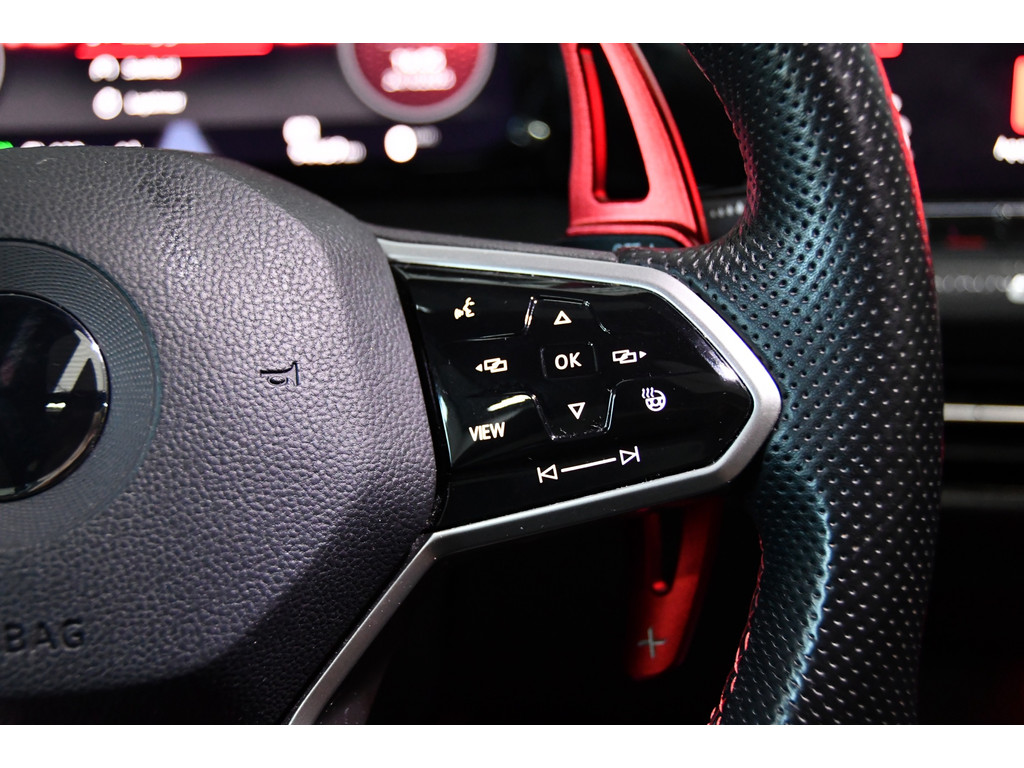 Volkswagen Golf 2.0 GTI Clubsport, Nürburgpack, Headup, Pano, HK audio 10