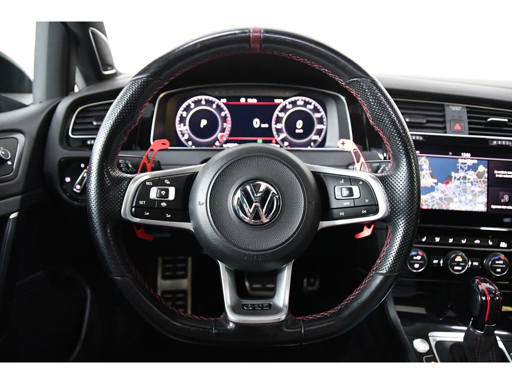 Volkswagen Golf 2.0 TSI GTI TCR pano blindspot Akrapovic 10