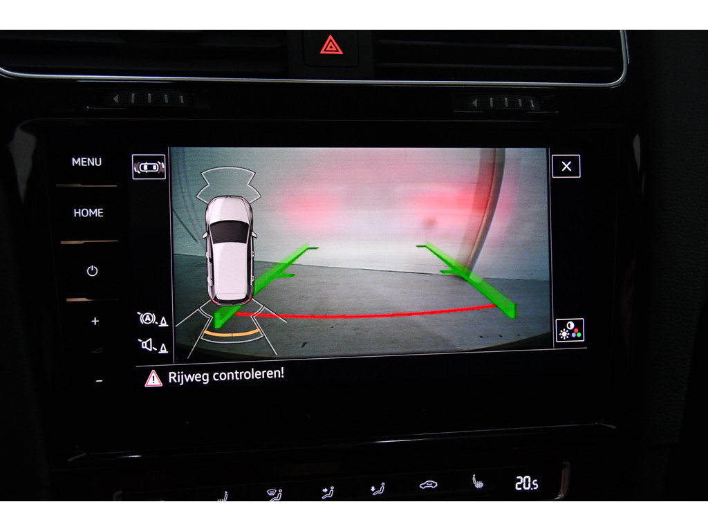 Volkswagen Golf 2.0 TSI GTI TCR pano blindspot Akrapovic 7