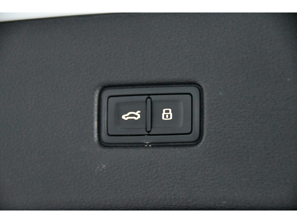 Audi Q5 Competition 45TFSI 3X S-Line Pano Matrix camera Blindspot 11