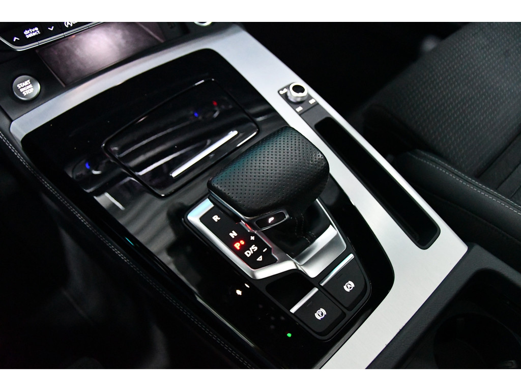 Audi Q5 Competition 45TFSI 3X S-Line Pano Matrix camera Blindspot 24