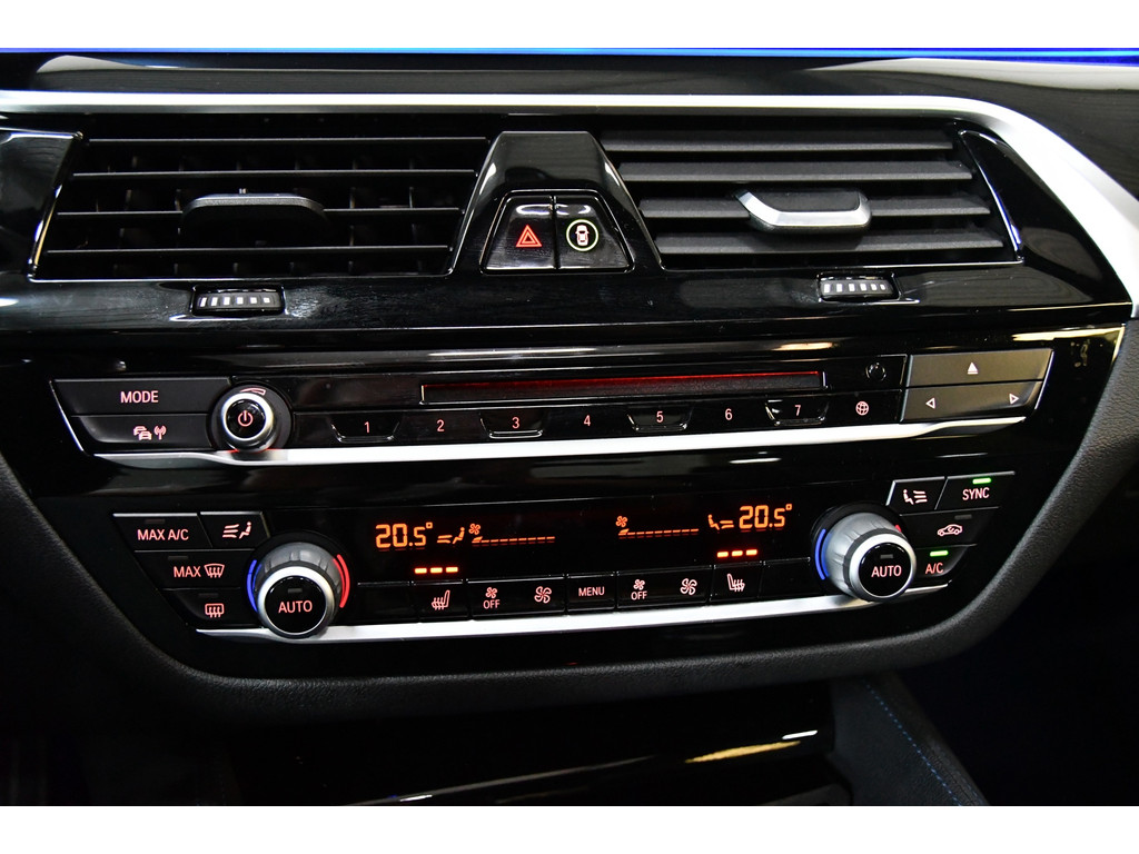 BMW 5-serie 530e iPerformance High Executive, M-sport, Schuifdak, 3D camera 19