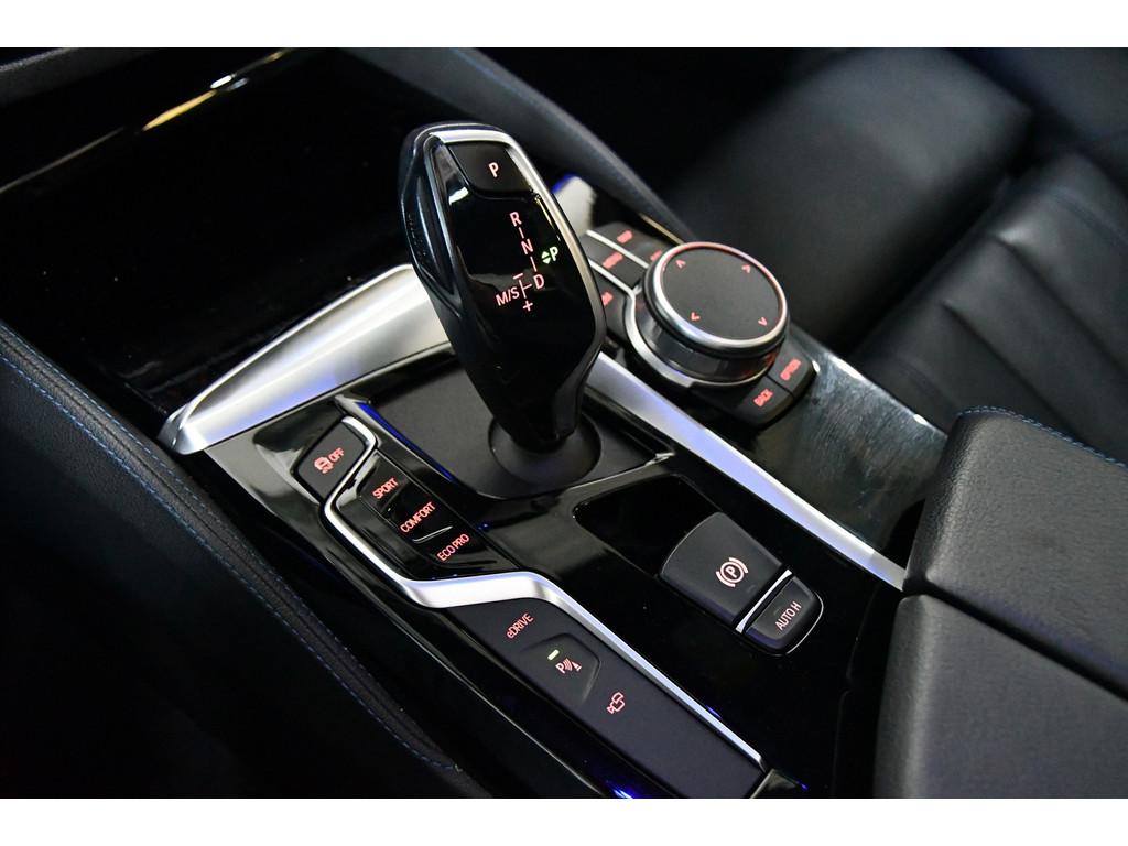BMW 5-serie 530e iPerformance High Executive, M-sport, Schuifdak, 3D camera 21