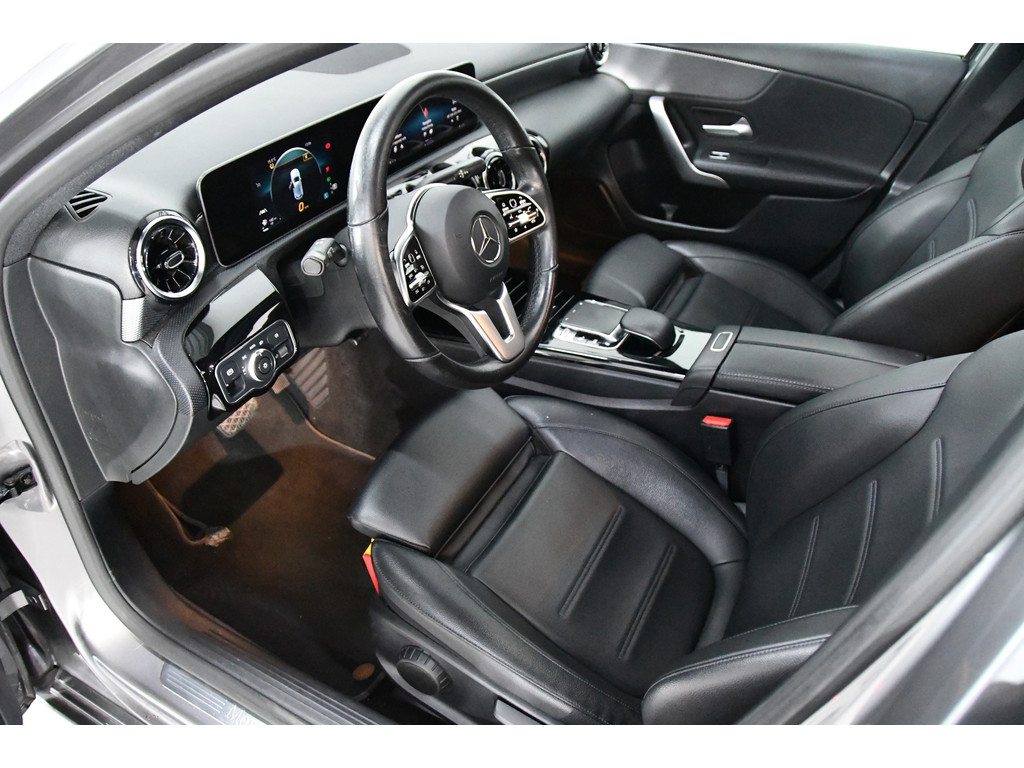 Mercedes-Benz A-klasse 200 Business Solution, Pano, Applecarplay 4